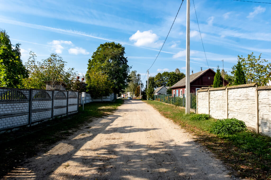 Służebność przesyłu a prywatna działka, co może właściciel gruntu?