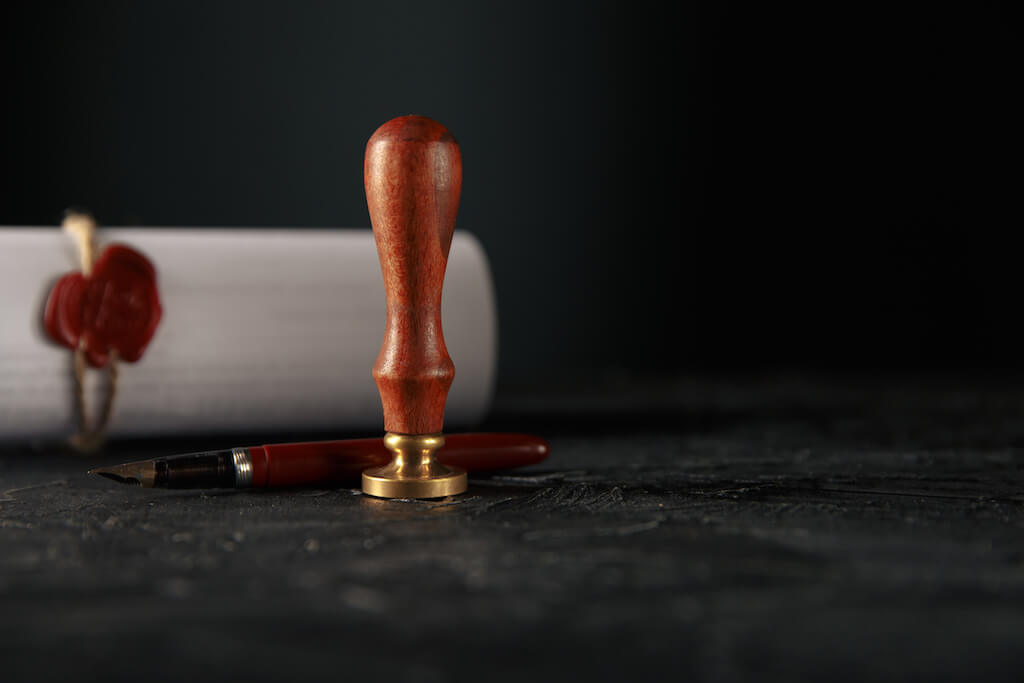 Prawo do mieszkania po rodzicach, a zapis w testamencie