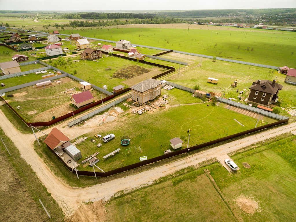Przyłącze energetyczne a służebność drogi, czy zgoda wszystkich współwłaścicieli jest konieczna?